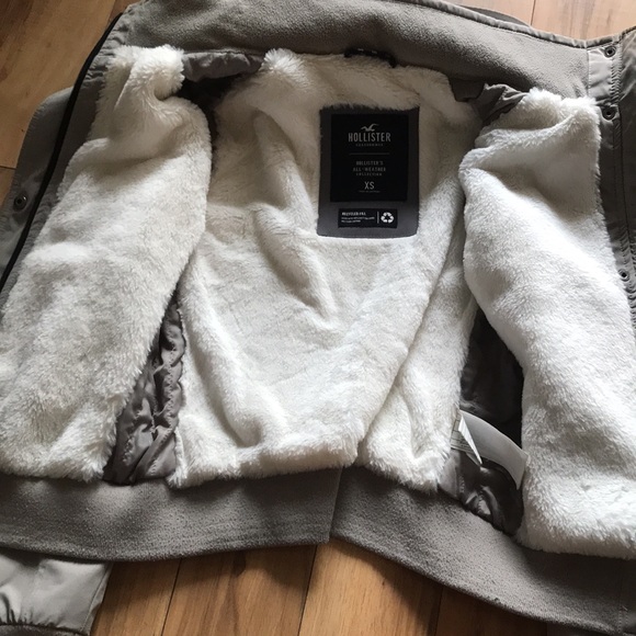 Hollister fur winter jacket - Picture 3 of 4